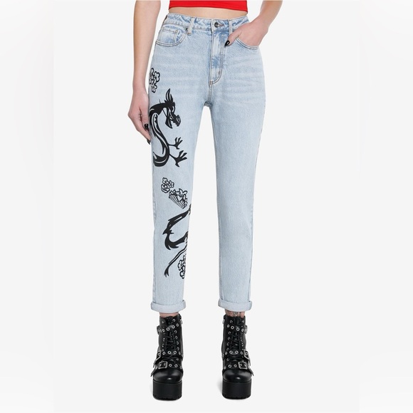 Hot Topic Denim - Hot topic Disney Mulan jeans size 5